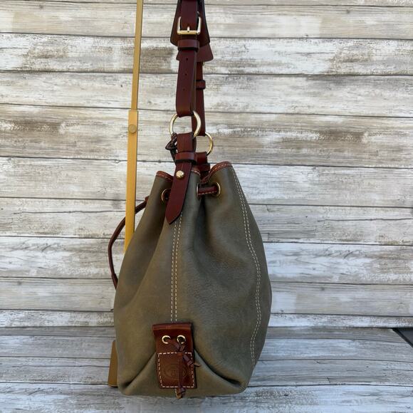 Dooney & Bourke Purse Bucket Shoulder Bag Drawstring Taupe Brown Chunky - Picture 8 of 17